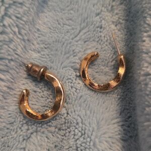 Elegant Gold Hoop Earrings
